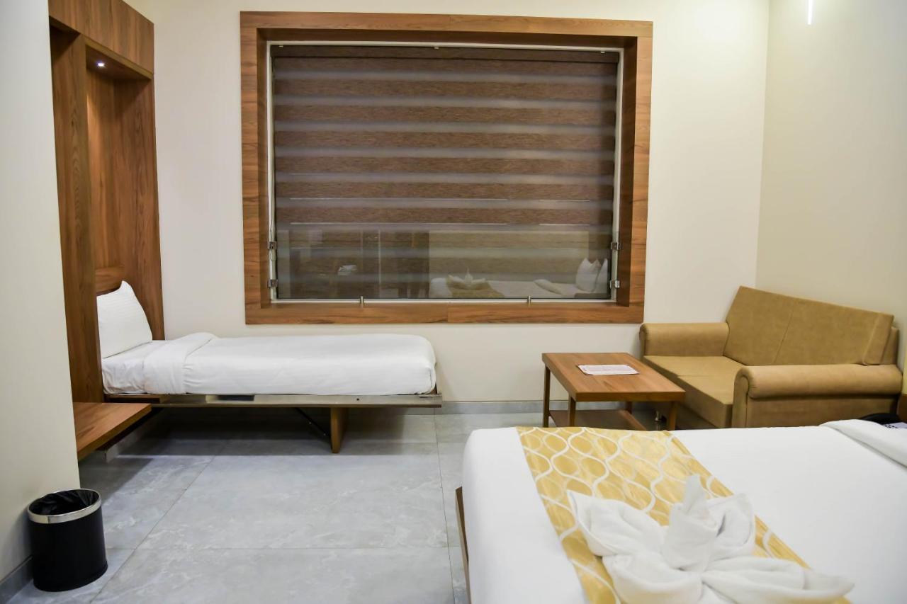 Shree Ganga Smb Hotels Ujjain Ngoại thất bức ảnh