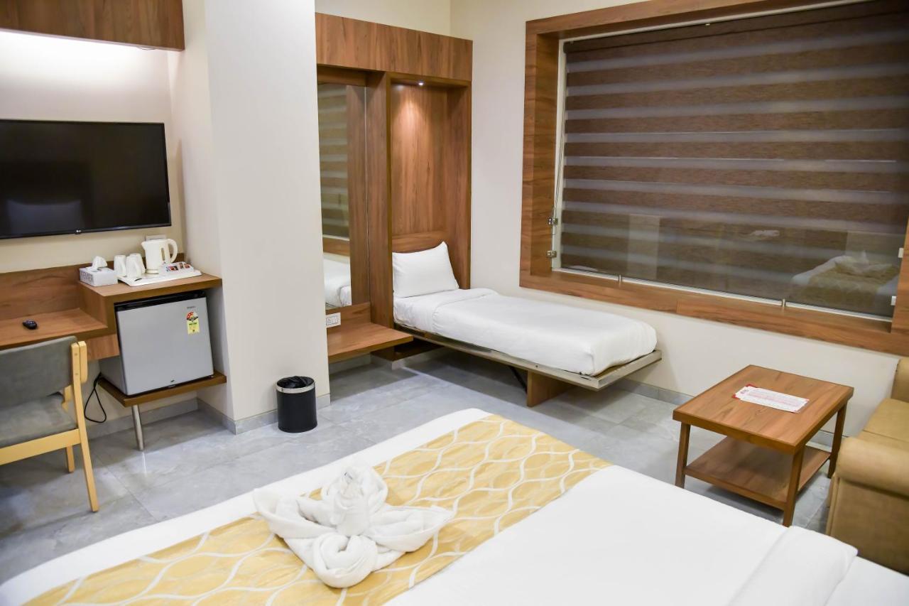 Shree Ganga Smb Hotels Ujjain Ngoại thất bức ảnh