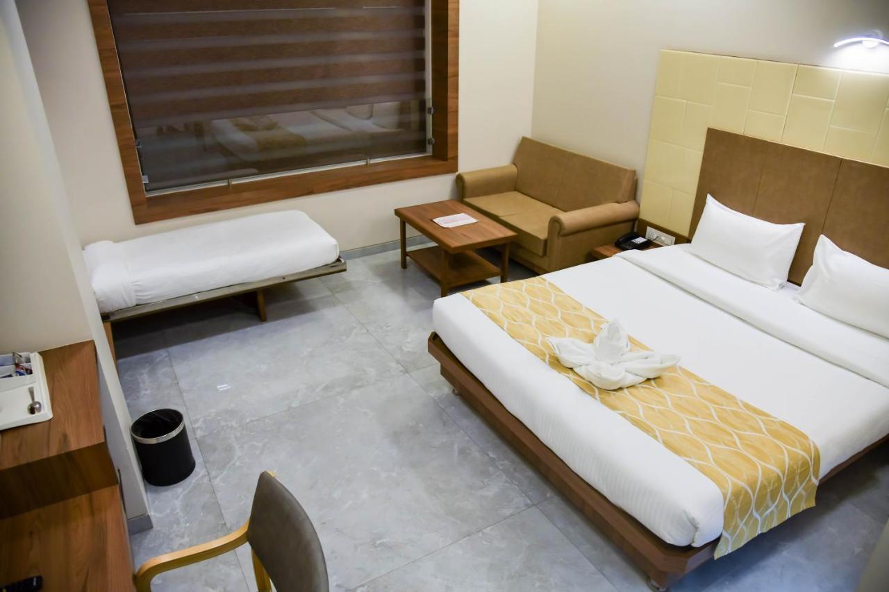 Shree Ganga Smb Hotels Ujjain Ngoại thất bức ảnh