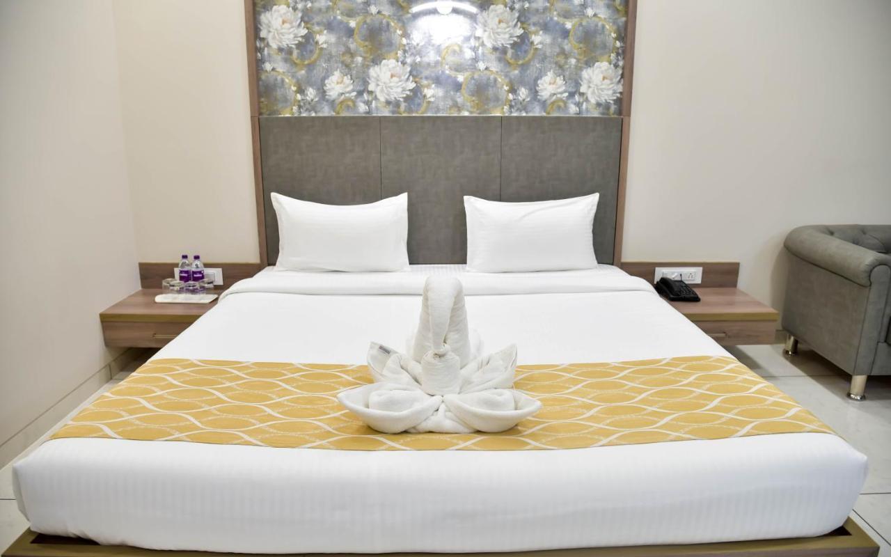 Shree Ganga Smb Hotels Ujjain Ngoại thất bức ảnh