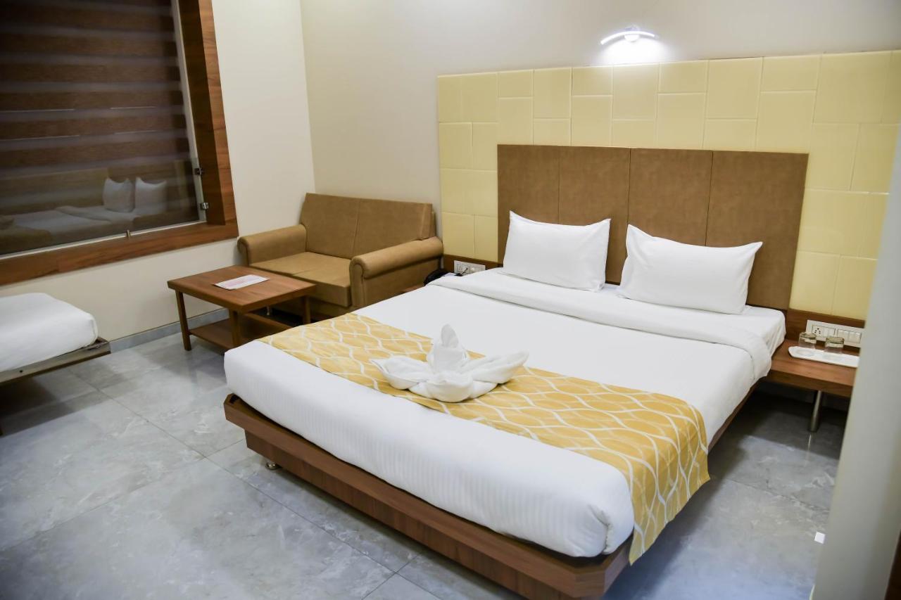 Shree Ganga Smb Hotels Ujjain Ngoại thất bức ảnh